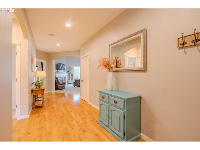 3016 Ne 169TH Way, Ridgefield, WA 98642