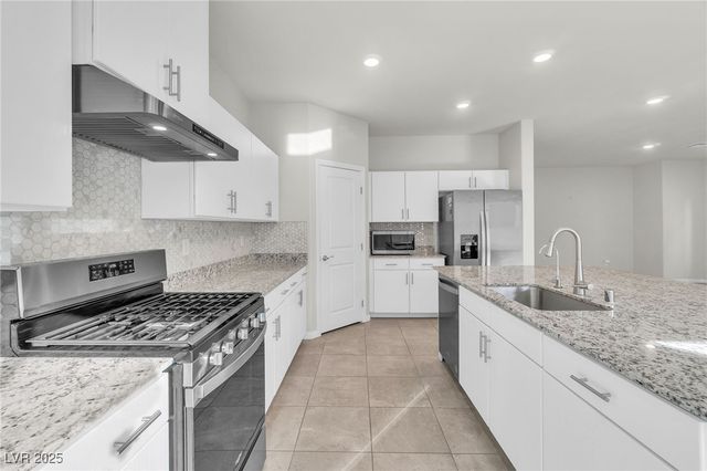 7507 Pink Mimosa Avenue, Las Vegas, NV 89113