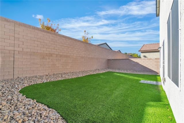 7507 Pink Mimosa Avenue, Las Vegas, NV 89113