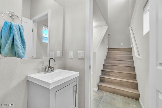 7507 Pink Mimosa Avenue, Las Vegas, NV 89113