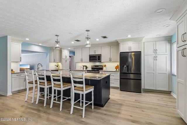 187 ARTHUR MOORE Drive, Green Cove Springs, FL 32043
