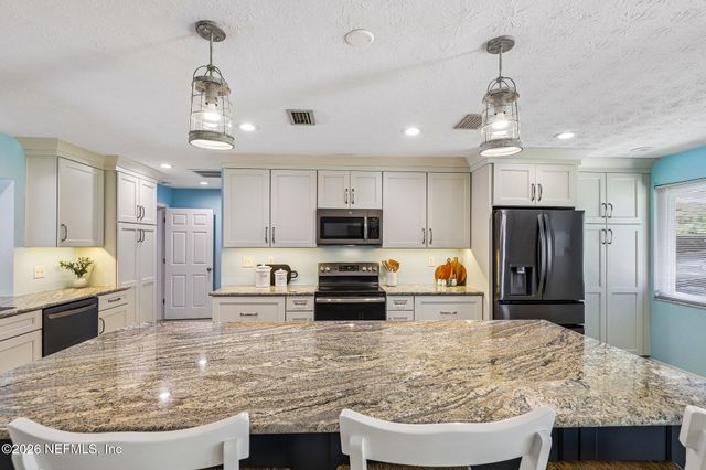 187 ARTHUR MOORE Drive, Green Cove Springs, FL 32043
