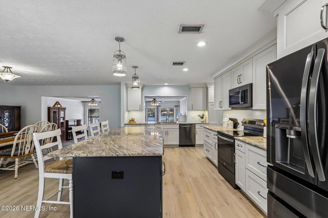 187 ARTHUR MOORE Drive, Green Cove Springs, FL 32043
