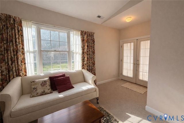 19 Bay Ct, Kilmarnock, VA 22482