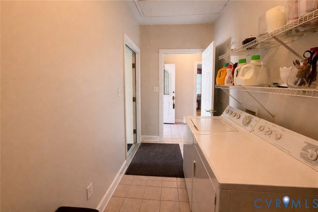 19 Bay Ct, Kilmarnock, VA 22482