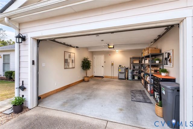 19 Bay Ct, Kilmarnock, VA 22482