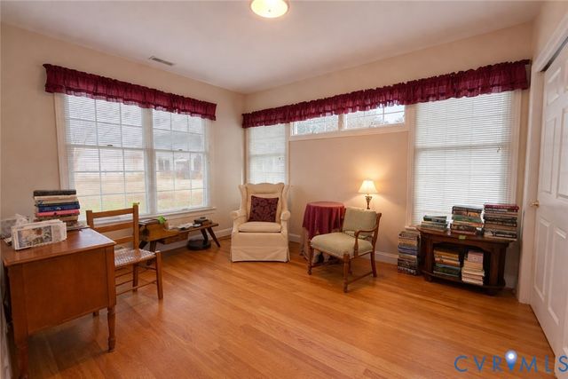 19 Bay Ct, Kilmarnock, VA 22482