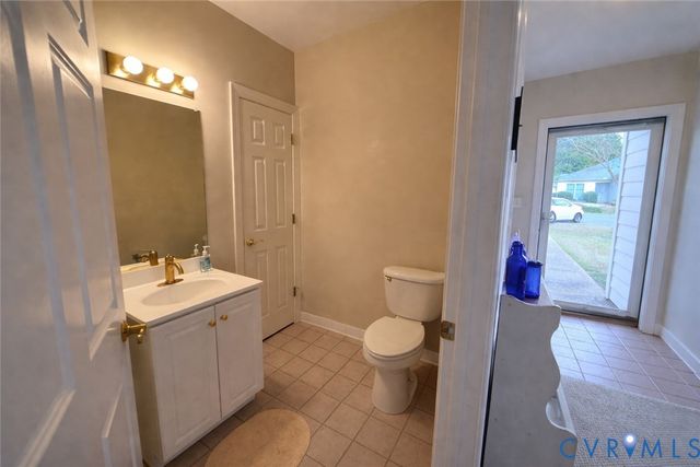 19 Bay Ct, Kilmarnock, VA 22482