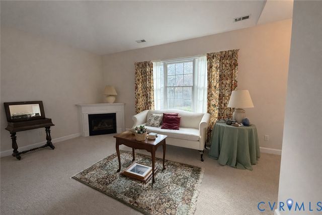 19 Bay Ct, Kilmarnock, VA 22482