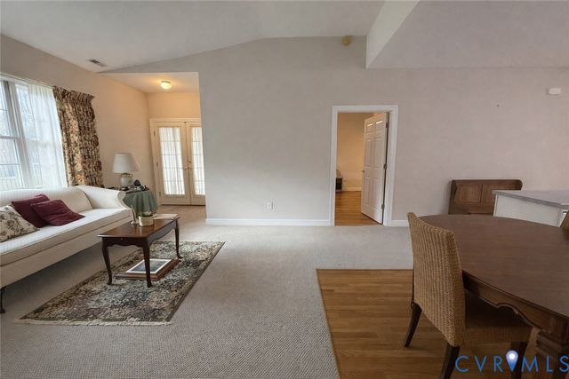 19 Bay Ct, Kilmarnock, VA 22482