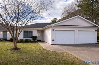19 Bay Ct, Kilmarnock, VA 22482