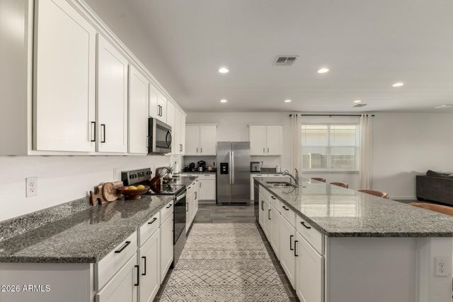 1714 W STARFIRE Avenue, Apache Junction, AZ 85120