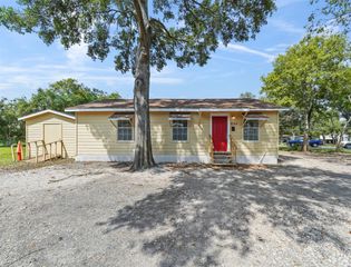 8244 Hartford 1/2 Street, Houston, TX 77017