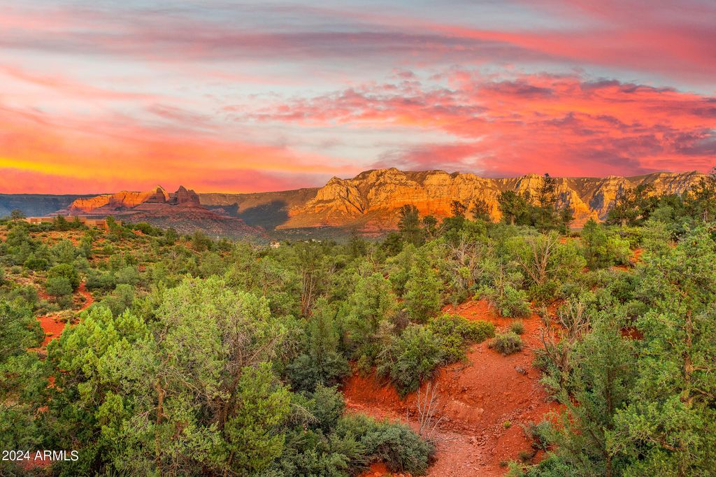 Image 2 of property listing at 202 CALLE DIAMANTE --, Sedona, AZ 86336