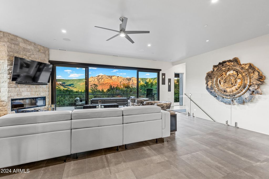 Image 30 of property listing at 202 CALLE DIAMANTE --, Sedona, AZ 86336