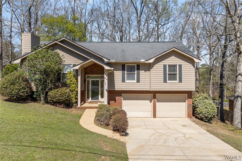 4902 Lakehurst, Northport, AL 35473