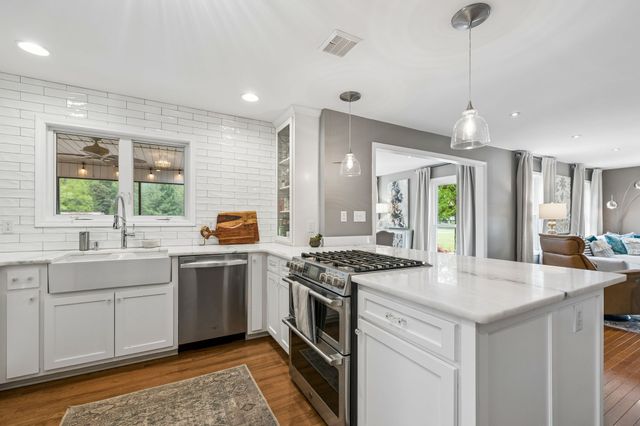 735 Hurricane Ridge Rd, Smithville, TN 37166