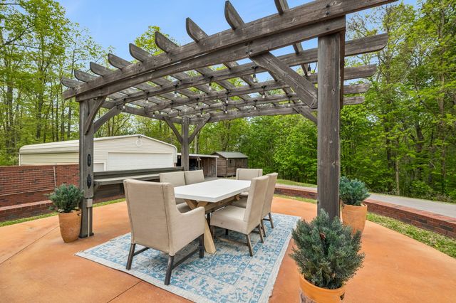 735 Hurricane Ridge Rd, Smithville, TN 37166