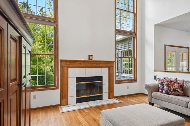 503 Abbey Way, Mendota Heights, MN 55120