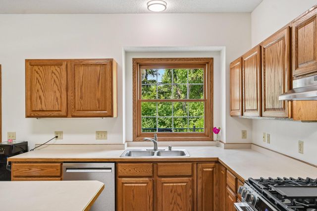 503 Abbey Way, Mendota Heights, MN 55120