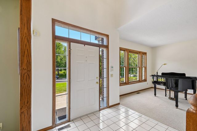 503 Abbey Way, Mendota Heights, MN 55120