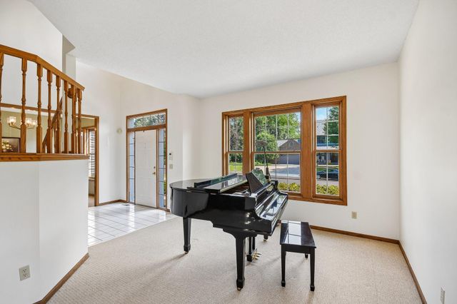 503 Abbey Way, Mendota Heights, MN 55120