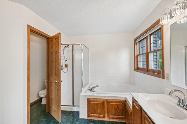 503 Abbey Way, Mendota Heights, MN 55120