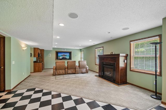 503 Abbey Way, Mendota Heights, MN 55120