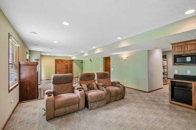503 Abbey Way, Mendota Heights, MN 55120
