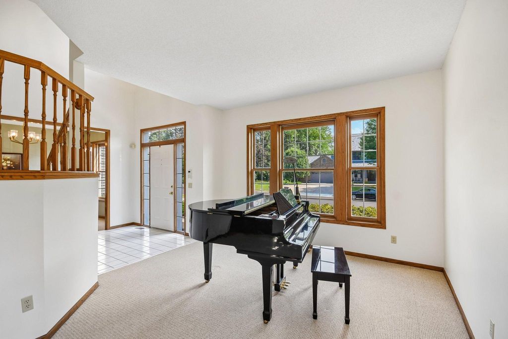 503 Abbey Way, Mendota Heights, MN 55120 — photo 3