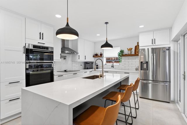 763 S Rainbow Dr, Hollywood, FL 33021