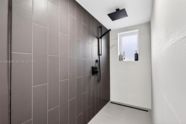 763 S Rainbow Dr, Hollywood, FL 33021