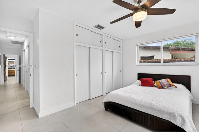 763 S Rainbow Dr, Hollywood, FL 33021