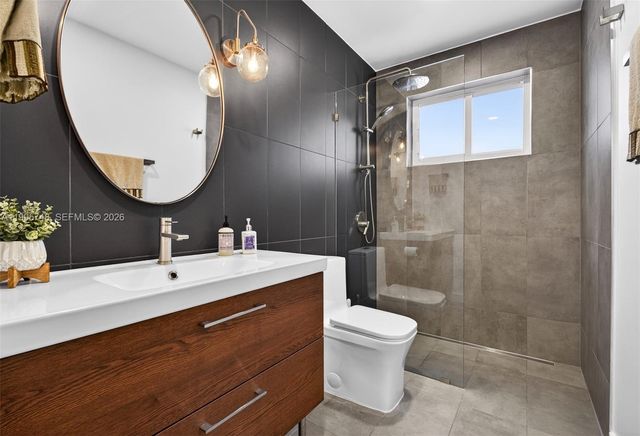 763 S Rainbow Dr, Hollywood, FL 33021