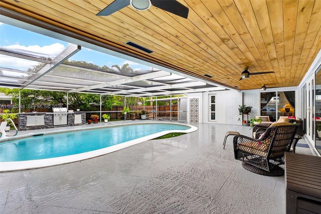 763 S Rainbow Dr, Hollywood, FL 33021