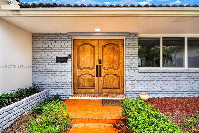 763 S Rainbow Dr, Hollywood, FL 33021