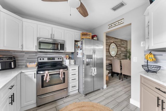 12176 Pasadena Way, Boynton Beach, FL 33437