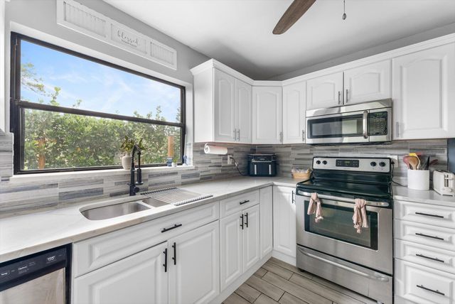 12176 Pasadena Way, Boynton Beach, FL 33437