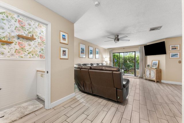 12176 Pasadena Way, Boynton Beach, FL 33437