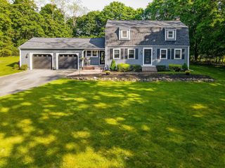 84 Robin Hill Rd, Chelmsford, MA 01824