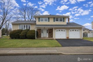 21 Sherwood Road, Sayreville, NJ 08859