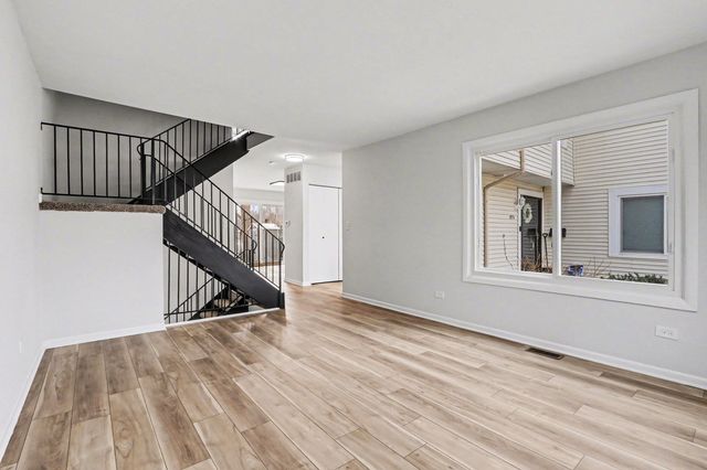 1971 Loomes Avenue, Downers Grove, IL 60516