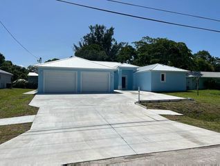 5911 Seagrape Drive, Fort Pierce, FL 34983