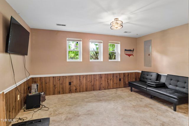 1208 West College Street, Jonesborough, TN 37659