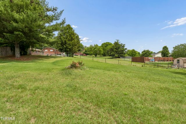1208 West College Street, Jonesborough, TN 37659