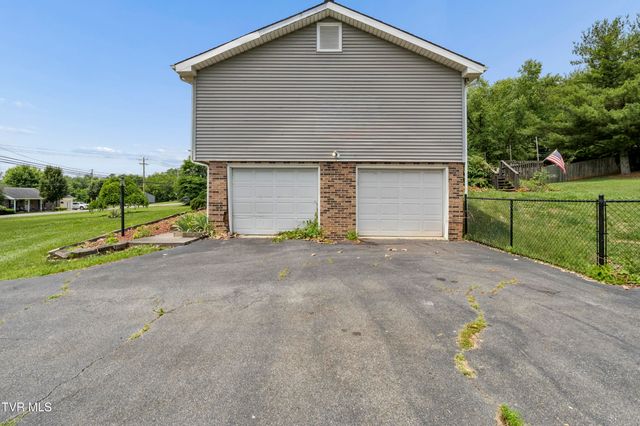 1208 West College Street, Jonesborough, TN 37659