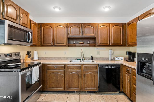 1208 West College Street, Jonesborough, TN 37659