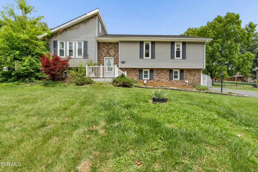 1208 West College Street, Jonesborough, TN 37659