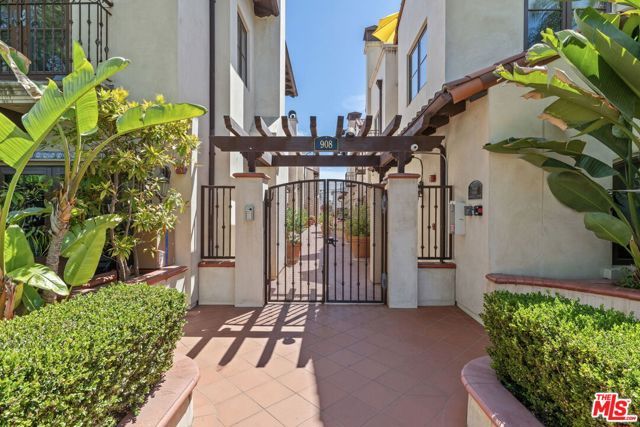 908 17th Street 4, Santa Monica, CA 90403