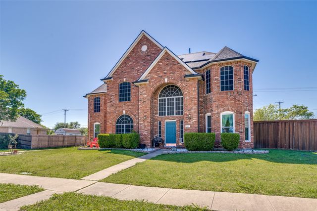 7517 Silverthorn Drive, Rowlett, TX 75089